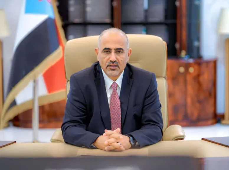 عاجل: المجلس الانتقالي يعلن رسميا ”إقرار دستوري” ومرحلة انتقالية لحسم ”مصير الجنوب”